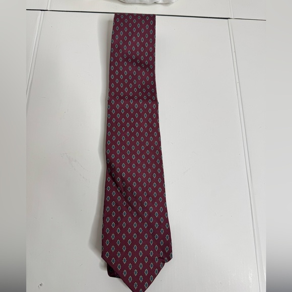 Woodward & Lothrop Store For Men 100% Silk Tie made in Italy. (A) - Picture 2 of 5